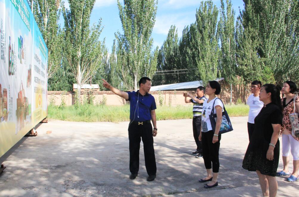 協(xié)會組織專家對申報(bào)名優(yōu)特認(rèn)定的部分企業(yè)進(jìn)行實(shí)地考察